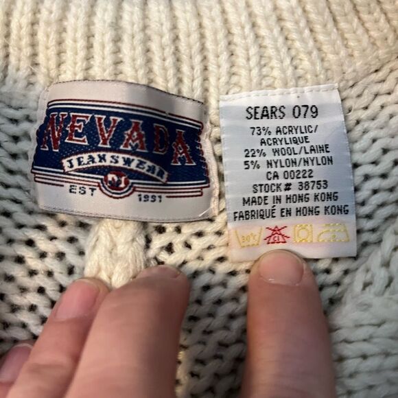 Nevada Jeanswear knitted Poncho EUC - Picture 2 of 2